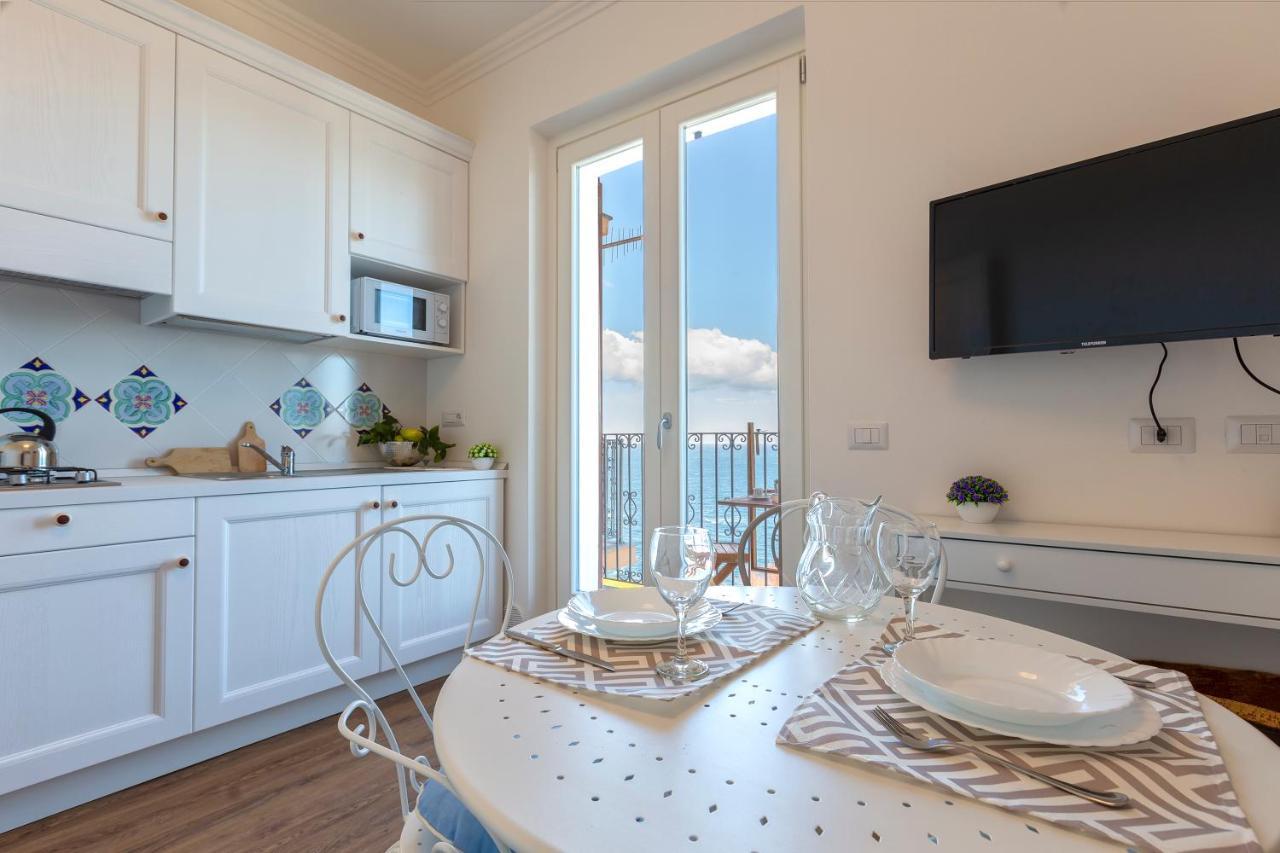 “Cielo E Mare”, Casetta Nel Cuore Del Borgo Antico / “Sky & Sea”, Charming In The Heart Of Old Village Castelsardo Exterior foto
