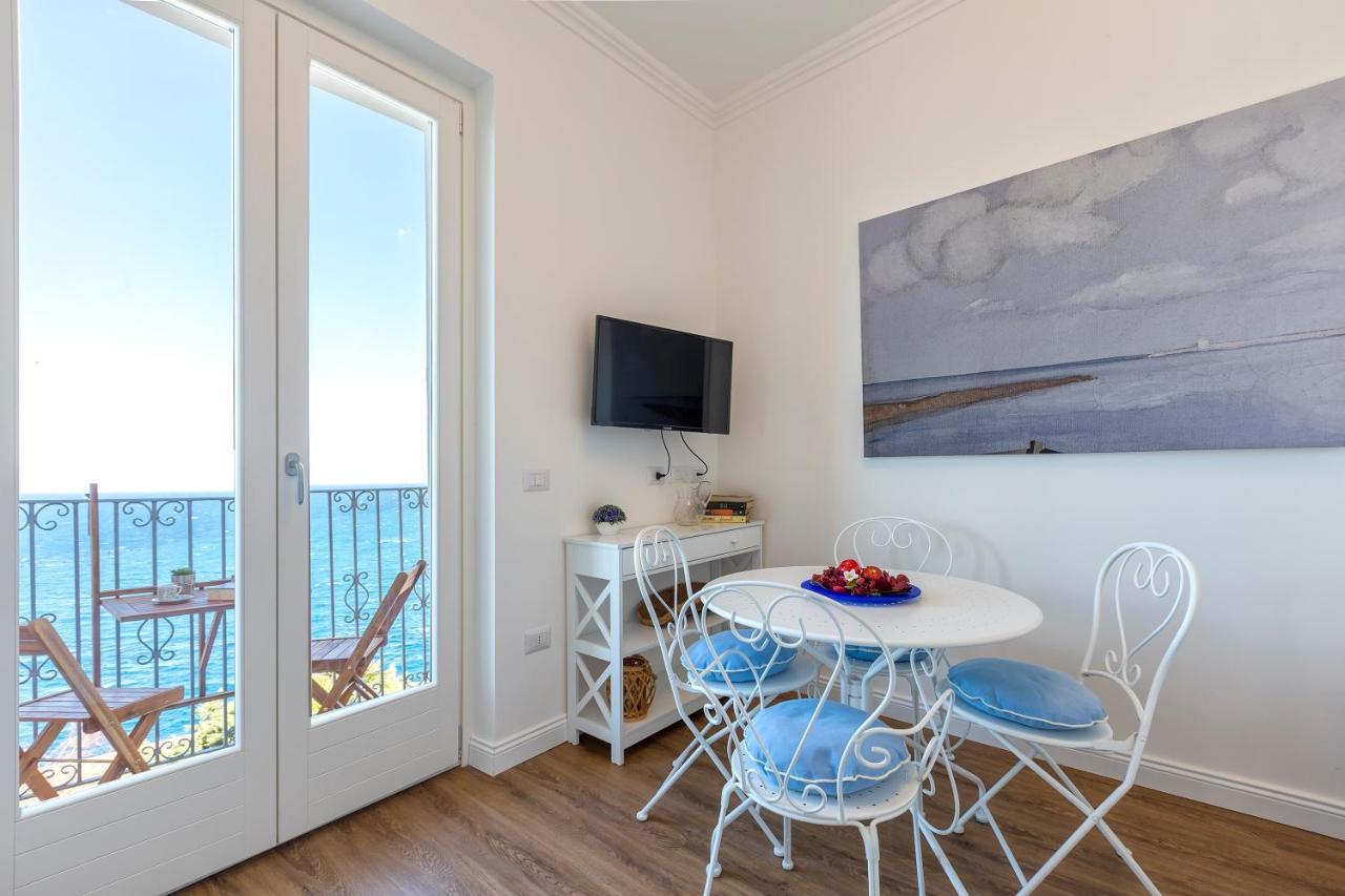 “Cielo E Mare”, Casetta Nel Cuore Del Borgo Antico / “Sky & Sea”, Charming In The Heart Of Old Village Castelsardo Exterior foto