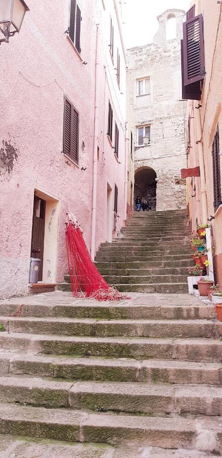 “Cielo E Mare”, Casetta Nel Cuore Del Borgo Antico / “Sky & Sea”, Charming In The Heart Of Old Village Castelsardo Exterior foto
