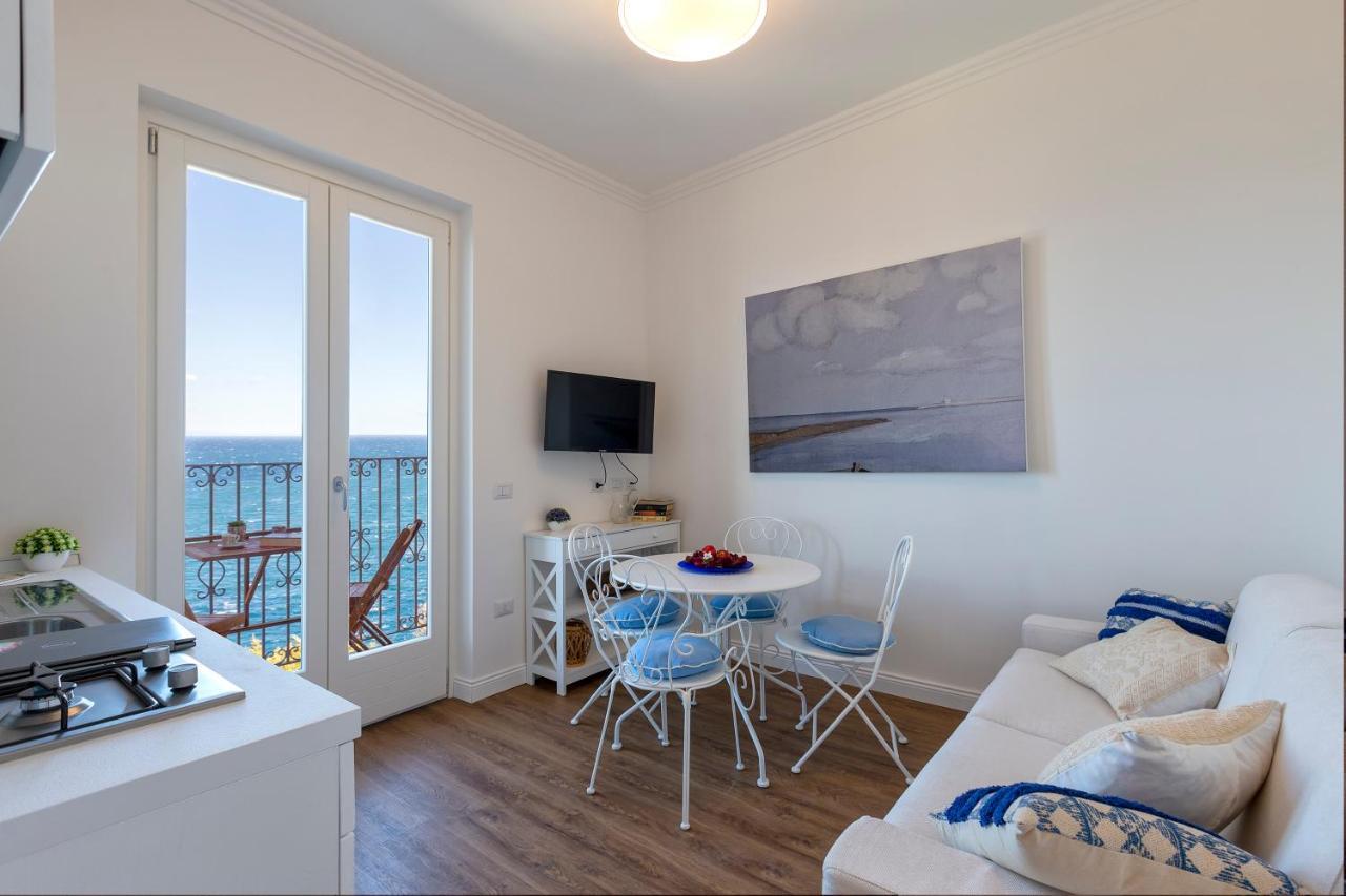 “Cielo E Mare”, Casetta Nel Cuore Del Borgo Antico / “Sky & Sea”, Charming In The Heart Of Old Village Castelsardo Exterior foto