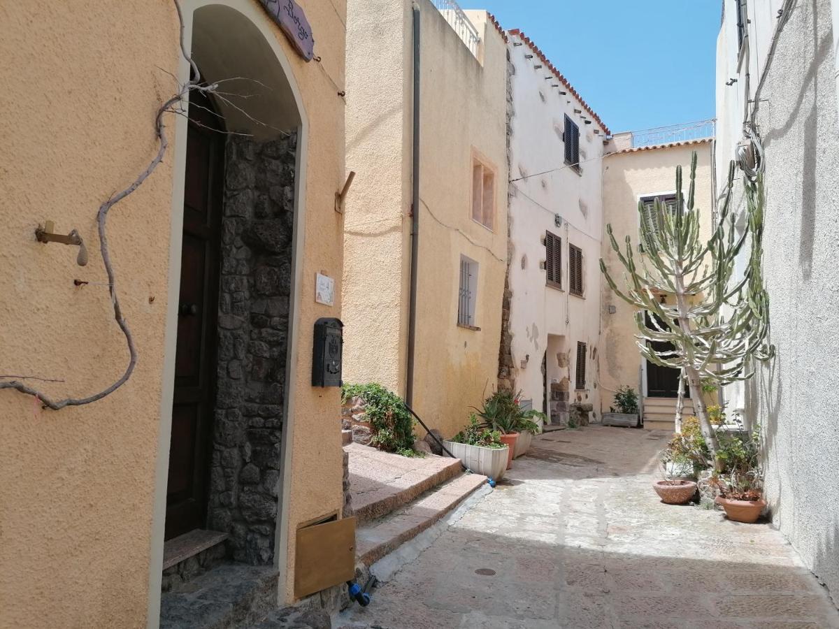 “Cielo E Mare”, Casetta Nel Cuore Del Borgo Antico / “Sky & Sea”, Charming In The Heart Of Old Village Castelsardo Exterior foto